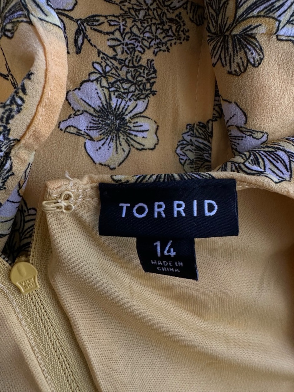 Torrid Floral Georgette Faux Wrap Dress Yellow Flutter Sleeve Womens Size 14 - Picture 14 of 16